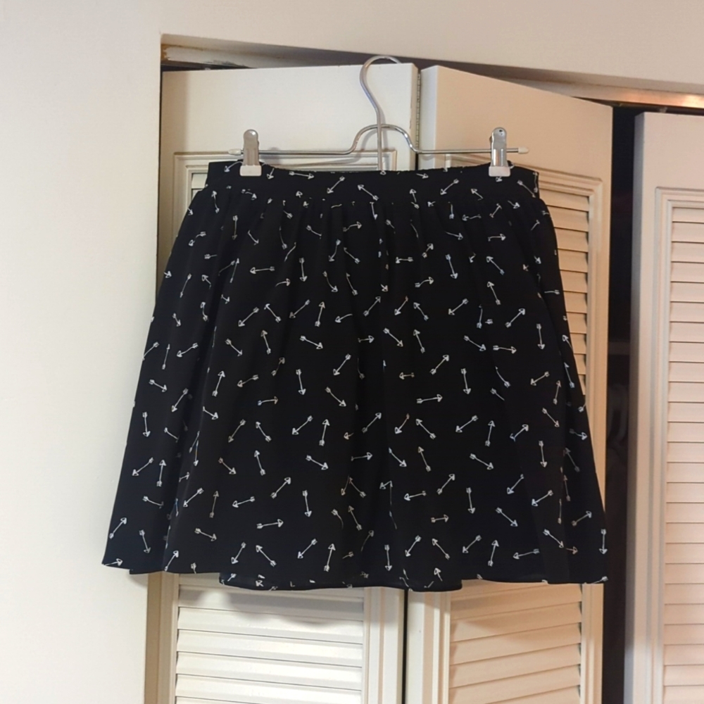 LC Lauren Conrad Arrow Skater Skirt